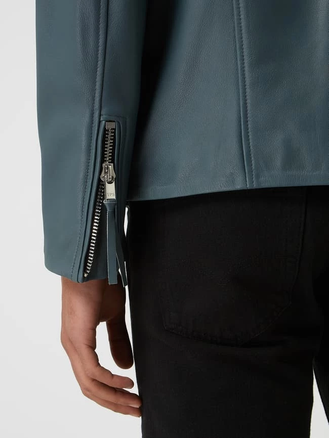 Aktion ? YOUNG POETS SOCIETY Lederjacke Mit Stehkragen Modell 'Lian' - Rauchblau ? 3 Aktion ? YOUNG POETS SOCIETY Lederjacke Mit Stehkragen Modell 'Lian' - Rauchblau ? – Bild 3