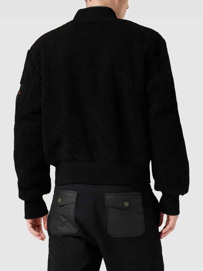 Am billigsten ? Alpha Industries Bomberjacke In Teddyfell-Optik - Schwarz ? 5 Am billigsten ? Alpha Industries Bomberjacke In Teddyfell-Optik - Schwarz ? – Bild 5
