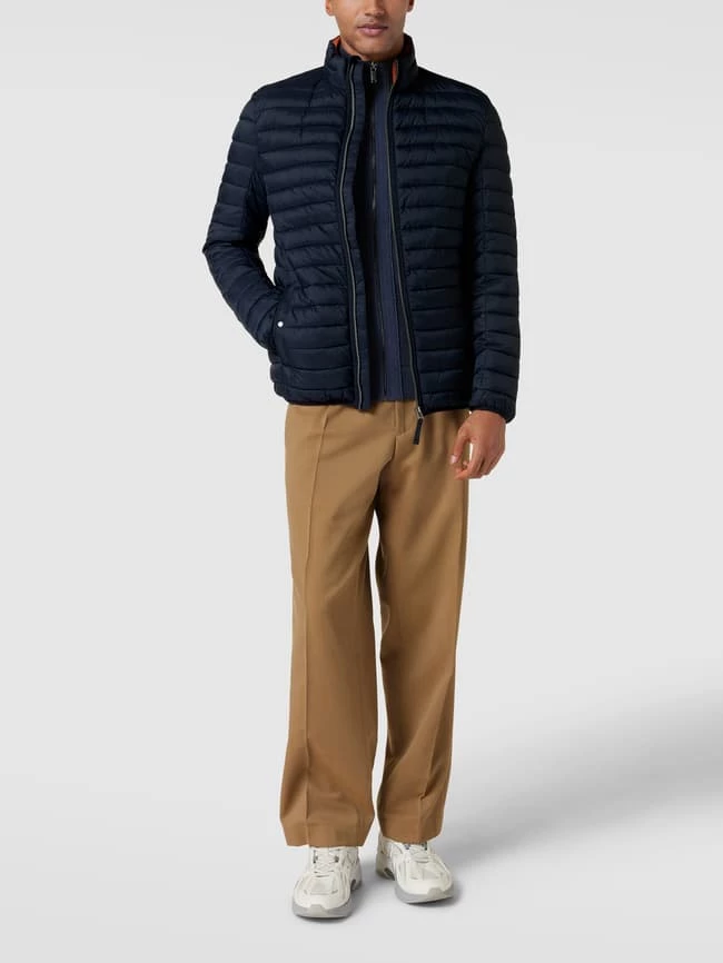 Am billigsten ? MCNEAL Steppjacke Mit Stehkragen - Marineblau ? 1 Am billigsten ? MCNEAL Steppjacke Mit Stehkragen - Marineblau ?