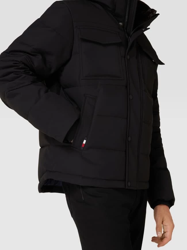 Großhandel ? Tommy Hilfiger Steppjacke Mit Label-Detail Modell 'UTILITY BOMBER' - Schwarz ? 3 Großhandel ? Tommy Hilfiger Steppjacke Mit Label-Detail Modell 'UTILITY BOMBER' - Schwarz ? – Bild 3