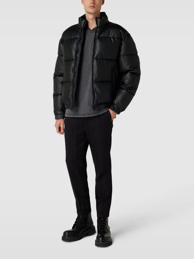 Auslauf ? REVIEW Jacke Mit Seitlichen Eingrifftaschen - Schwarz ? 1 Auslauf ? REVIEW Jacke Mit Seitlichen Eingrifftaschen - Schwarz ?