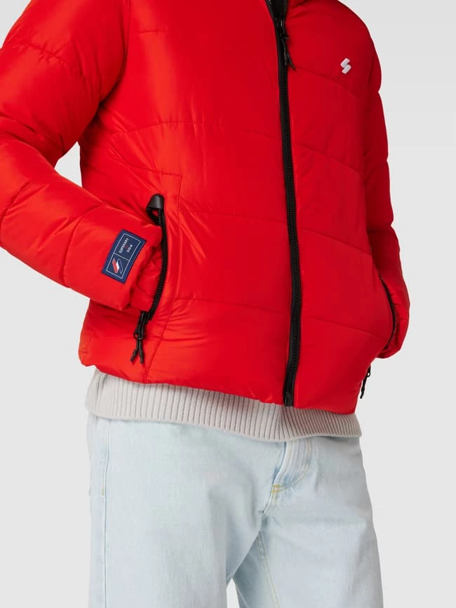 Am billigsten ? Superdry Steppjacke Mit Label-Details - Rot ? 3 Am billigsten ? Superdry Steppjacke Mit Label-Details - Rot ? – Bild 3