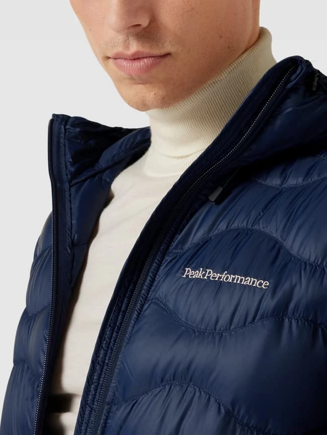 Top 10 ⌛ Peak Performance Daunenjacke Mit Label-Print - Marineblau ⭐ 3 Top 10 ⌛ Peak Performance Daunenjacke Mit Label-Print - Marineblau ⭐ – Bild 3
