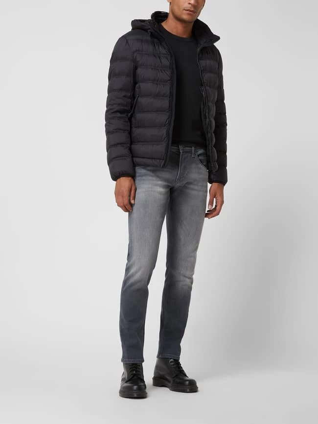 Rabatt ? Peuterey Light-Daunenjacke Mit Abnehmbarer Kapuze Modell 'Boggs' - Wasserabweisend - Schwarz ? 1 Rabatt ? Peuterey Light-Daunenjacke Mit Abnehmbarer Kapuze Modell 'Boggs' - Wasserabweisend - Schwarz ?