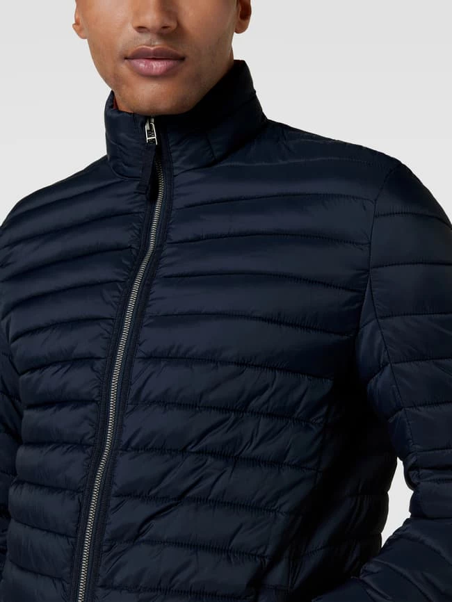 Am billigsten ? MCNEAL Steppjacke Mit Stehkragen - Marineblau ? 3 Am billigsten ? MCNEAL Steppjacke Mit Stehkragen - Marineblau ? – Bild 3