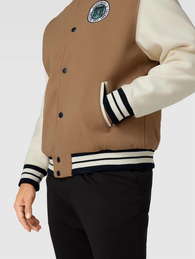 Schlussverkauf ❤️ MCNEAL College-Jacke Mit Motiv-Stitching - Haselnuss Braun ? 3 Schlussverkauf ❤️ MCNEAL College-Jacke Mit Motiv-Stitching - Haselnuss Braun ? – Bild 3